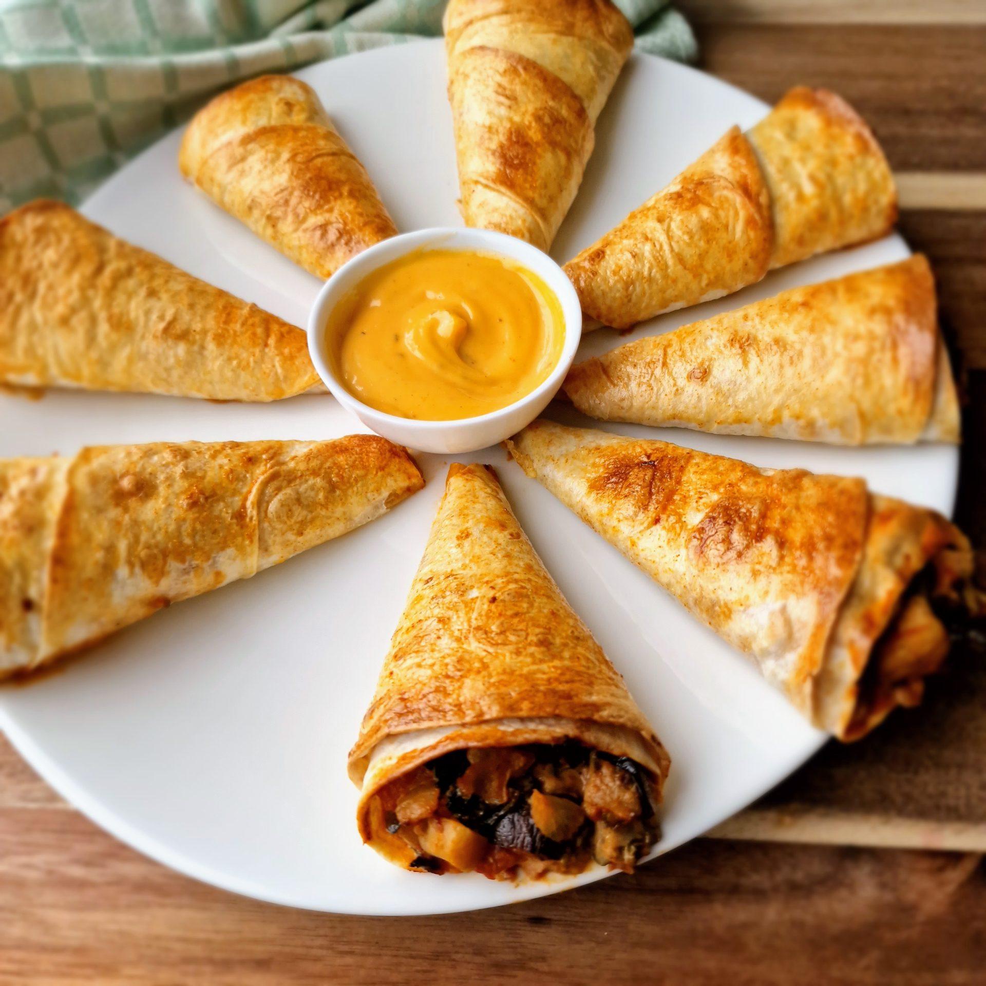 Low-Carb Horns with Creamy Mexican Chicken Filling- Low-carb horns